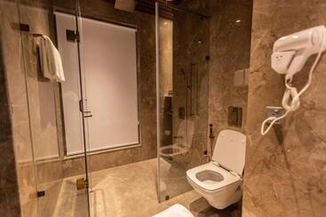 هتل The Corinthians Resort And Club