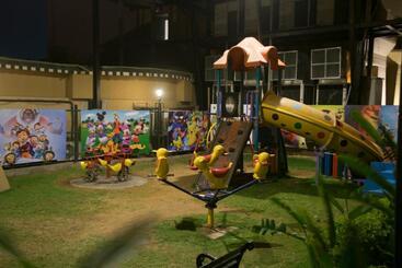 هتل The Corinthians Resort And Club