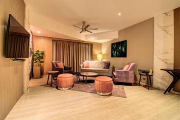 هتل The Corinthians Resort And Club