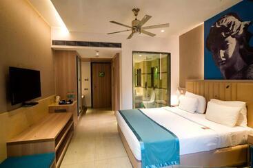هتل The Corinthians Resort And Club
