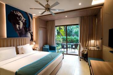 هتل The Corinthians Resort And Club