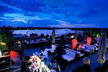 هتل The George Hamburg