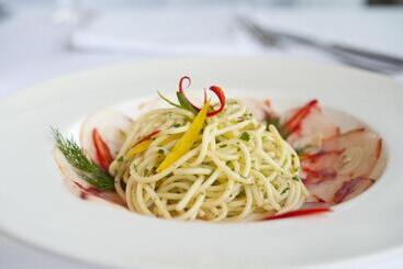 هتل The George Hamburg