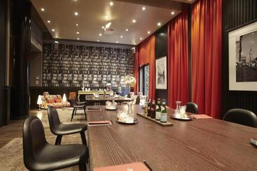 هتل The George Hamburg