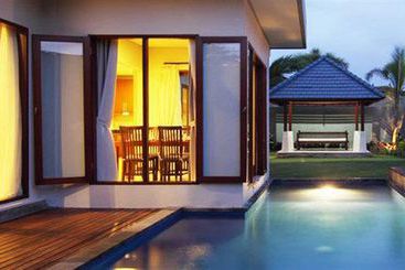 Отель The Palm Suite Villa & Spa