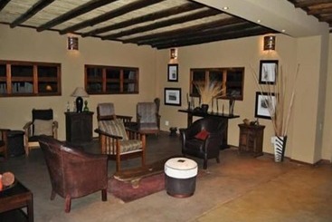 هتل Zebra Kalahari Lodge