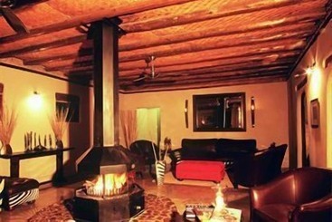 هتل Zebra Kalahari Lodge