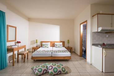 Kristalli Hotel Apartments