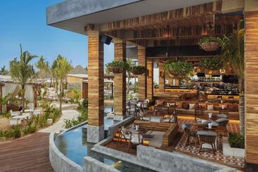 Jungala Park Hotel At Vidantaworld Riviera Maya
