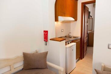 Sunny Suites