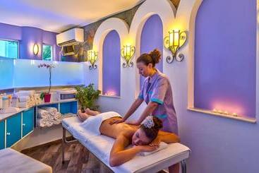 هتل Castle Suites