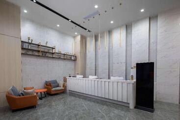 هتل Days Inn By Wyndham Guiyang Nanming