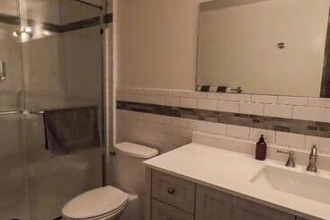 تختخواب و صبحانه Clear Creek Inn