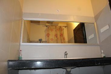 تختخواب و صبحانه State Residency