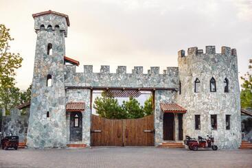 هتل Chateau Kvirike
