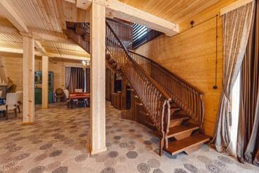 هتل Chateau Kvirike