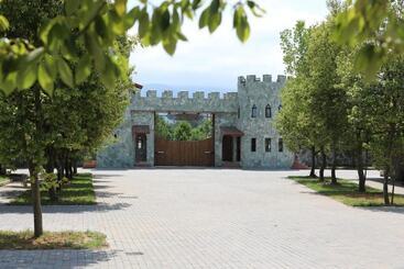 هتل Chateau Kvirike