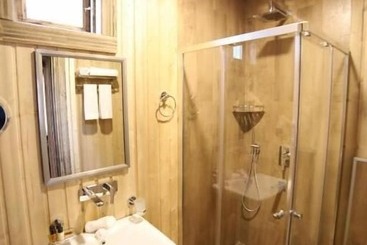 هتل Chateau Kvirike