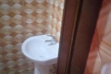 هتل Kicec Bar And Guest House Airport