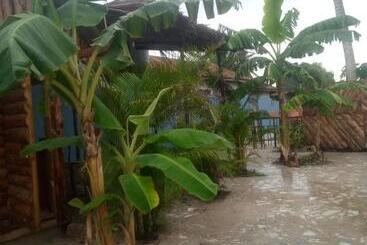 هتل Kicec Bar And Guest House Airport