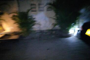 هتل Kicec Bar And Guest House Airport