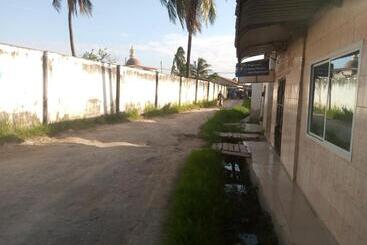 هتل Kicec Bar And Guest House Airport