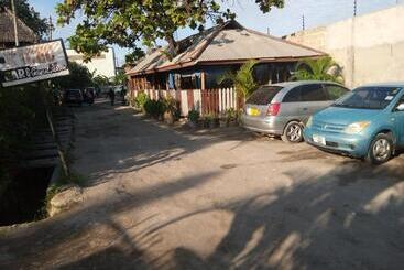 هتل Kicec Bar And Guest House Airport