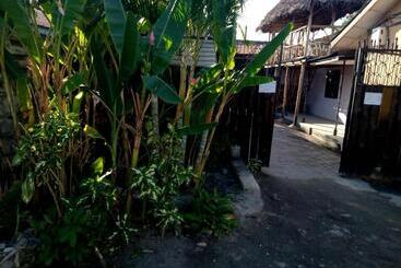 هتل Kicec Bar And Guest House Airport