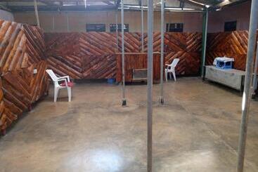 هتل Kicec Bar And Guest House Airport