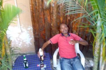 هتل Kicec Bar And Guest House Airport