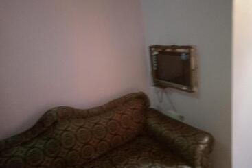 هتل Kicec Bar And Guest House Airport