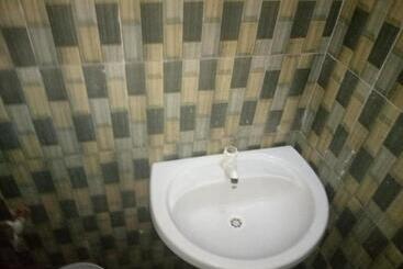 هتل Kicec Bar And Guest House Airport