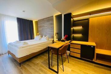 هتل Pou By Seaward Suites Only Adults