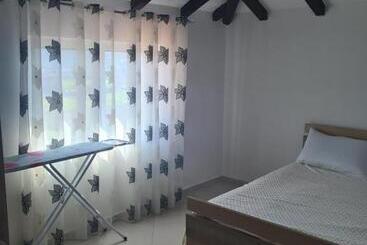 پانسیون Guest House Ilir