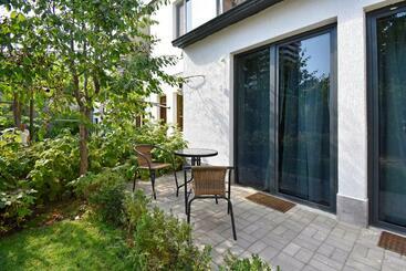 پانسیون The Nut Guest House