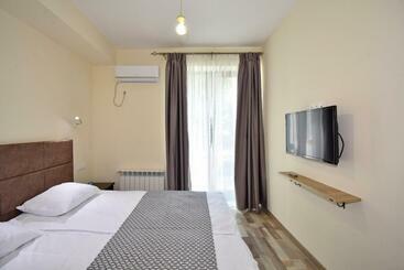 پانسیون The Nut Guest House