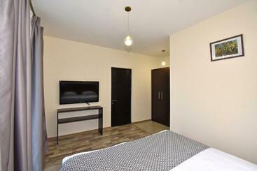 پانسیون The Nut Guest House