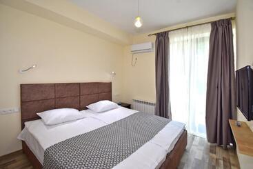 پانسیون The Nut Guest House