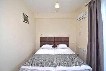 پانسیون The Nut Guest House