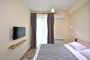 پانسیون The Nut Guest House