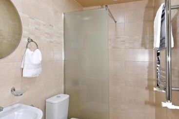 پانسیون The Nut Guest House