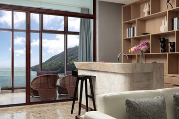 هتل Crowne Plaza Zhoushan Seaview, An Ihg