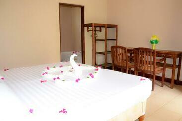 هتل Funky Squids Beach Resort