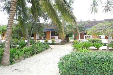 هتل Funky Squids Beach Resort