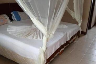 هتل Funky Squids Beach Resort