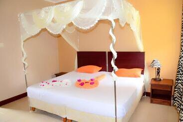 هتل Funky Squids Beach Resort