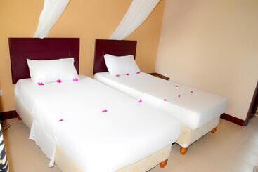 هتل Funky Squids Beach Resort
