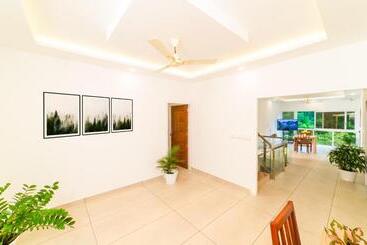 هتل Oceana Hills Residency