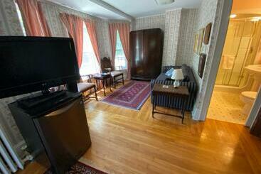 Bernard Gray Hall Bed And Breakfast