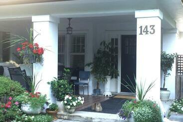 Bernard Gray Hall Bed And Breakfast